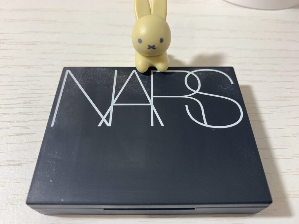 NARS ライトリフレクティングセッティングパウダー　プレスト　パッケージ写真