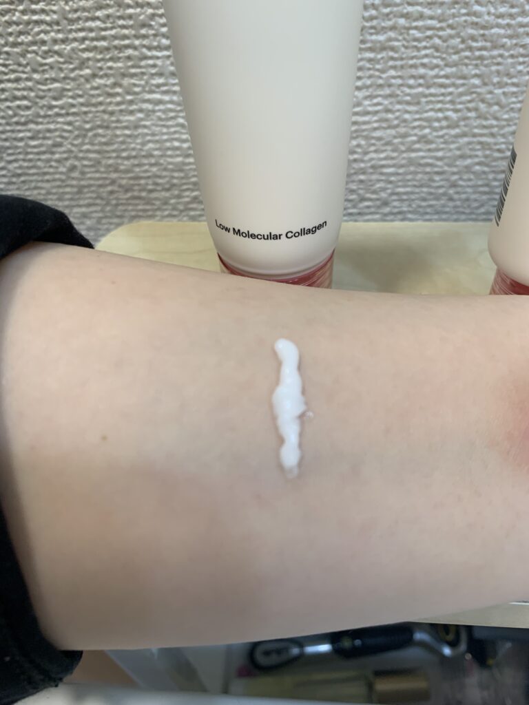 トリデン　セルメイジングコラーゲンクリームの写真（クリーム出したて）
