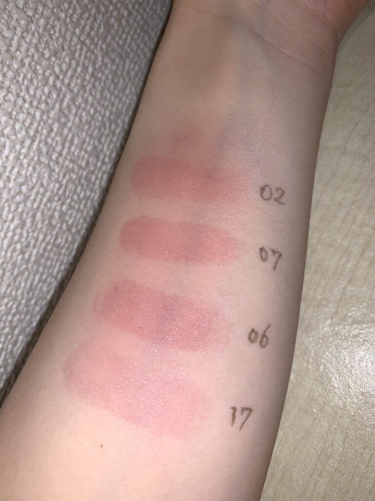 リップモンスター カラー比較写真(テッシュオフ後に強く擦る)